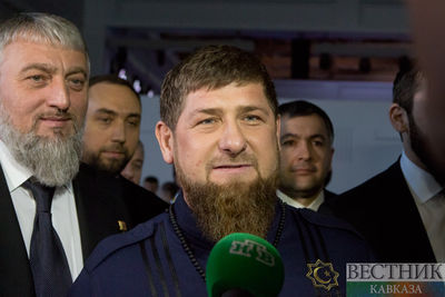 Кадыров поблагодарил Петербург за увековечение имени его отца